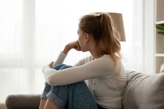 Como dejar de ser dependiente emocional Mujer con baja autoestima